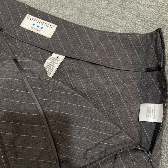 Covington gray pinstripe long a line skirt polyester/rayon/spandex Sz 12 24-151 - Picture 4 of 4